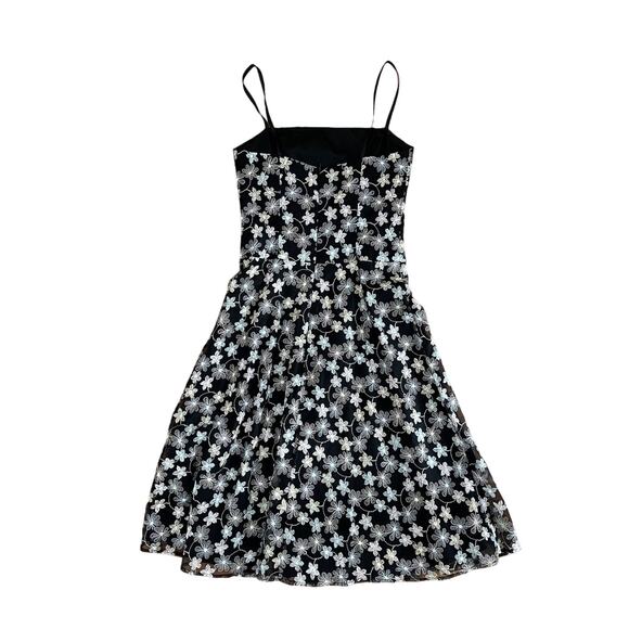 Helen Wang y2k Vintage Floral Embroidered A-Line Spaghetti Strap Dress US 2 - Picture 3 of 5